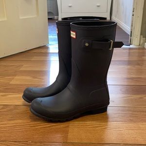Hunter rain boots size 8